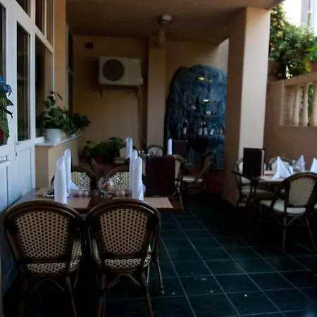 Hotel Dynes 3*
