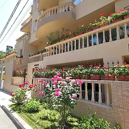 Dynes Hotel 3*