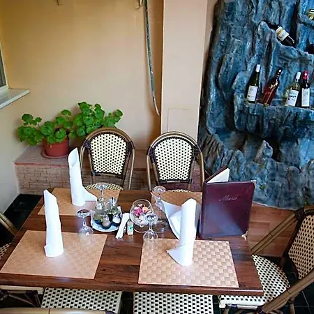 Dynes Hotel 3*