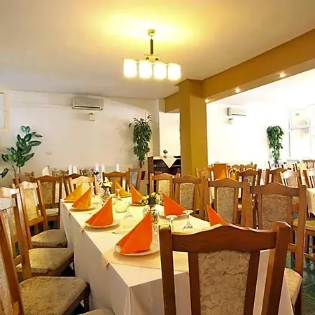 Dynes Hotel