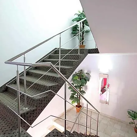 Hotel Dynes 3*