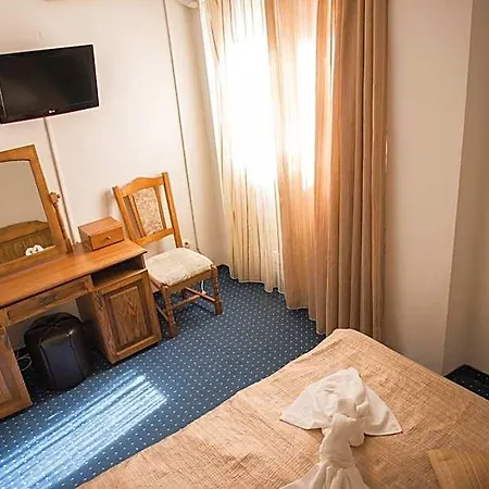 Dynes Hotel 3*